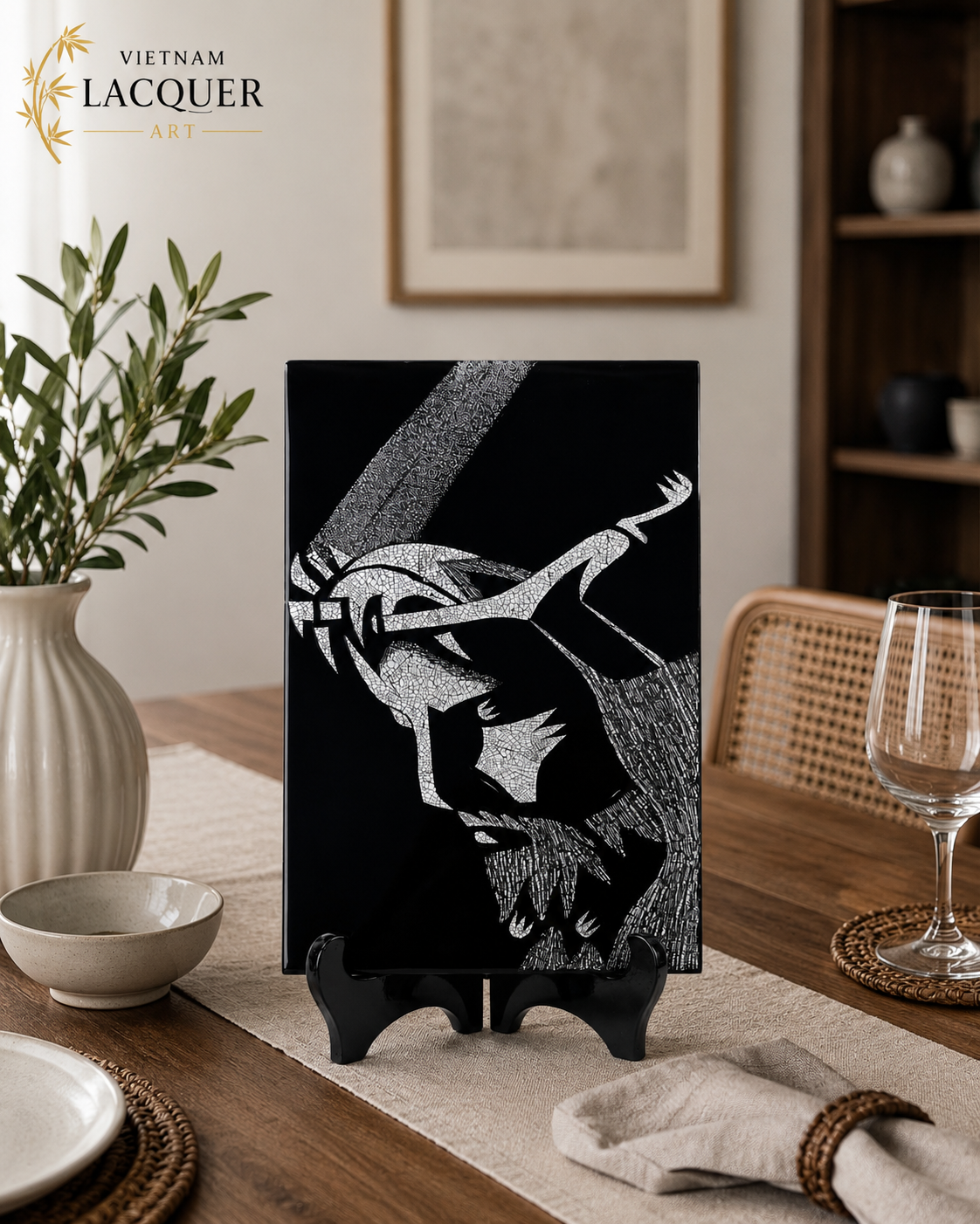 Jesus Christ Lacquer Painting – Handcrafted Vietnamese Sacred Art with Eggshell Inlay (20 x 30 cm)
