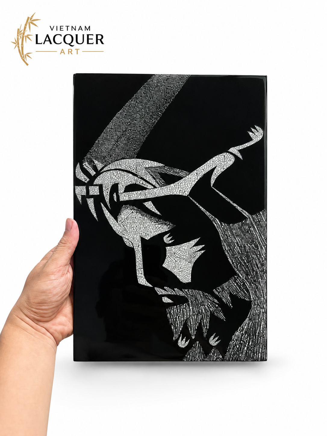 Jesus Christ Lacquer Painting – Handcrafted Vietnamese Sacred Art with Eggshell Inlay (20 x 30 cm)