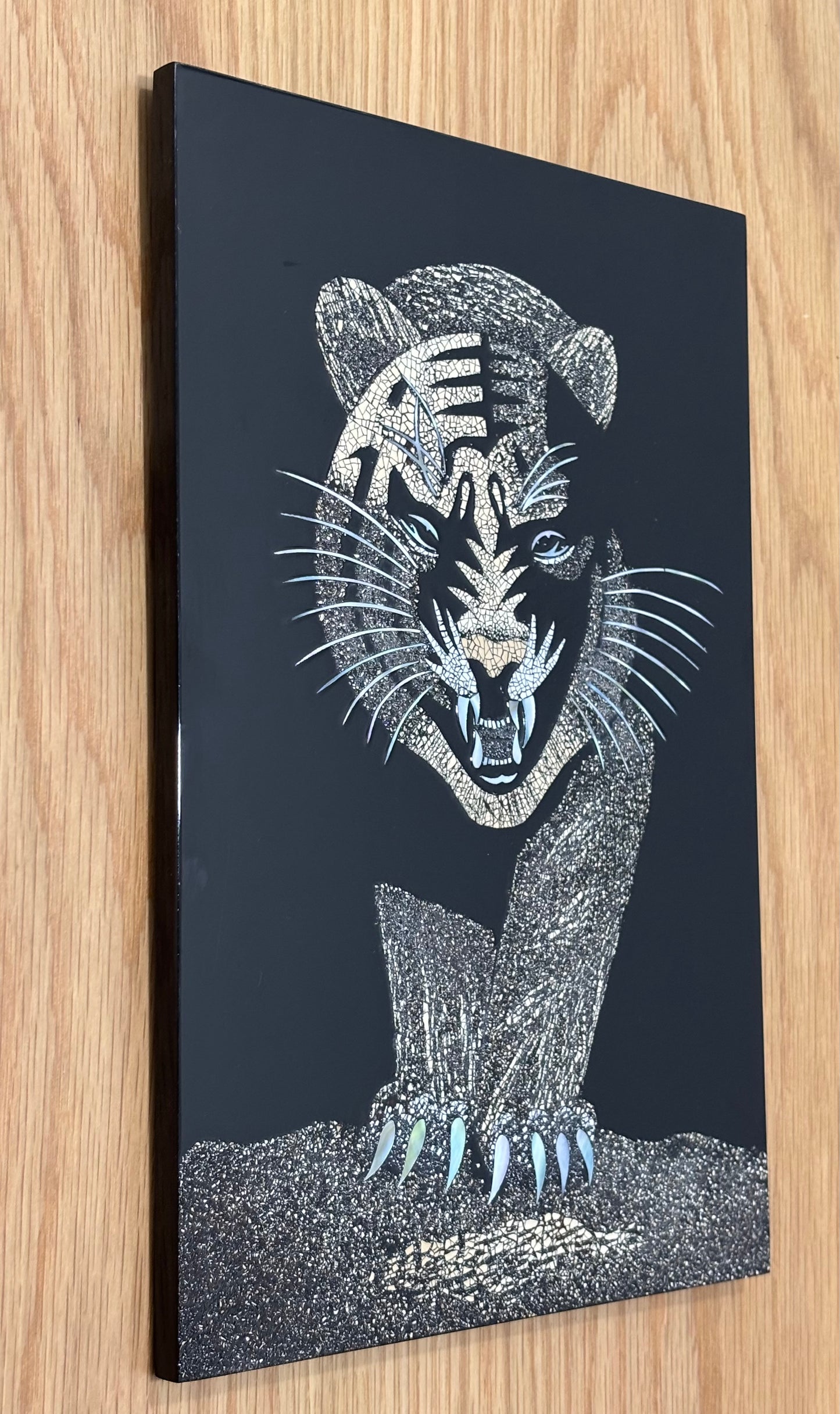 Vietnamese Lacquer Tiger Painting – Handmade Eggshell Inlay Art 20x30 cm